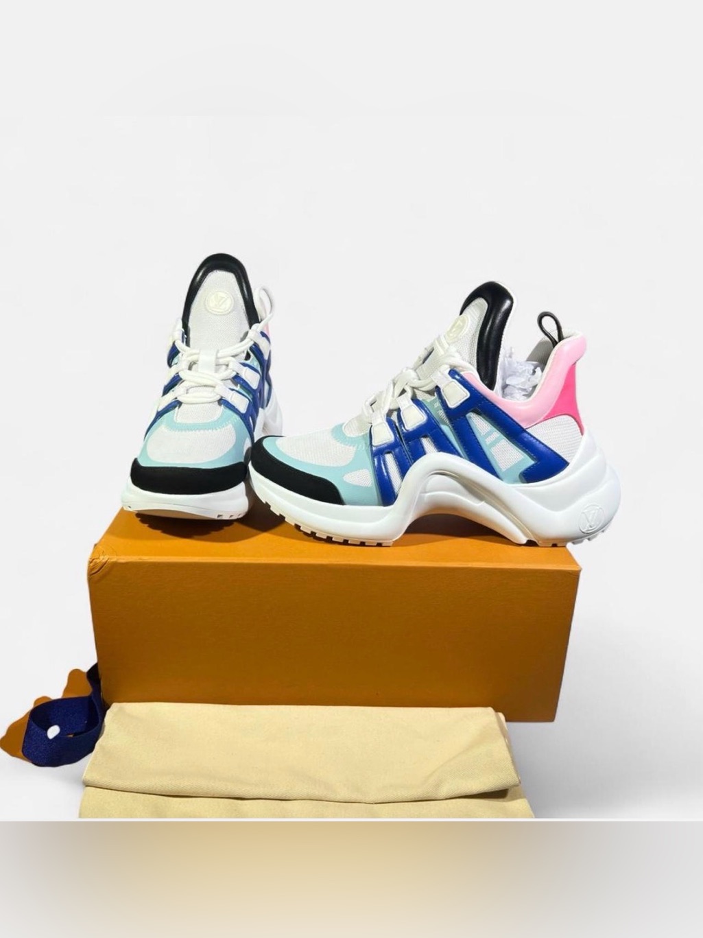 Louis Vuitton Lv Archlight Sneaker White/Blue/Pink Womenâs 6.5/7